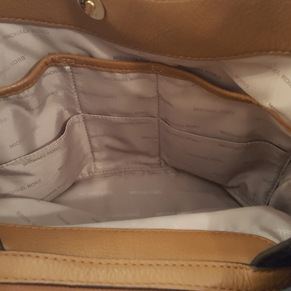 Michael Kors Fulton Bag - BNWOT - Picture 5 of 5